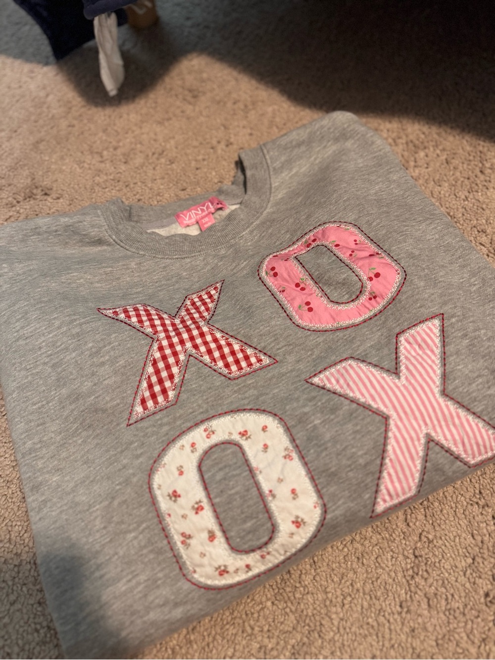 Women's Gray Crewneck Sweater with Pink Appliqué XOXO